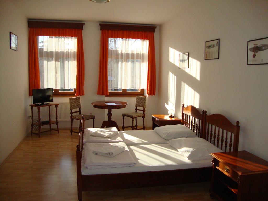 Penzion Aviatik Caslav Room photo